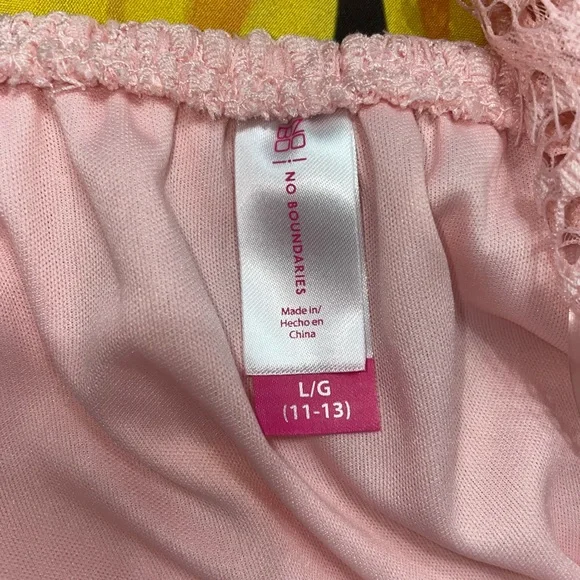 No Boundaries💕Pink Lace Top - Picture 4 of 5